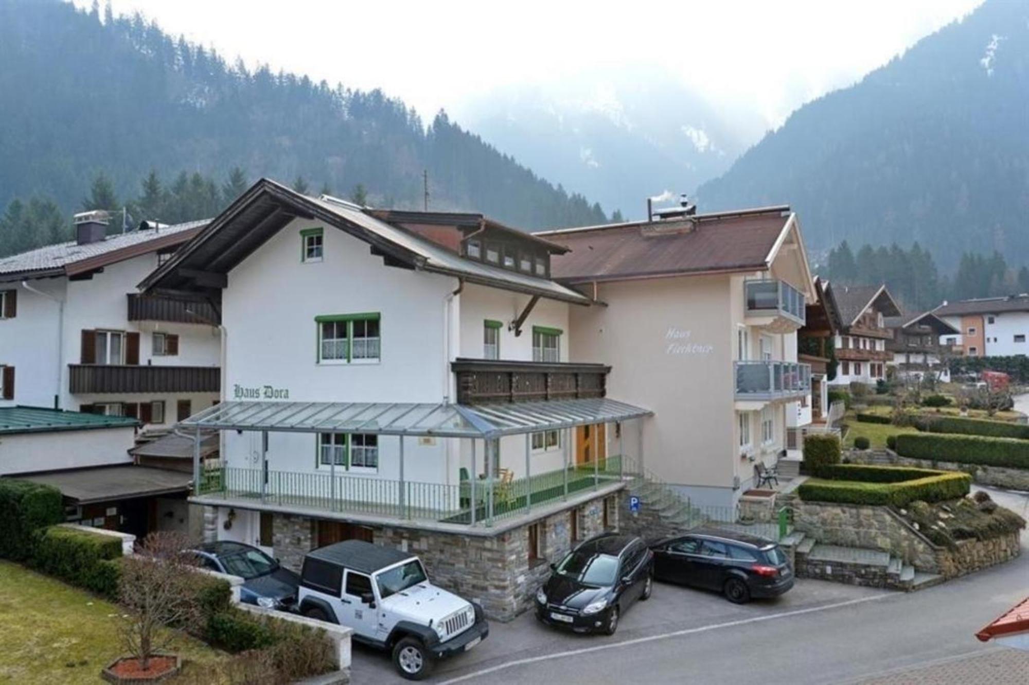 Haus Dora Apartment 2 Penken Mayrhofen Extérieur photo